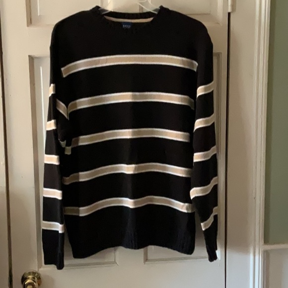 Men’s Basic Edition sweater large - Picture 1 of 5